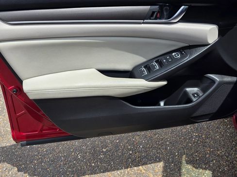 Used 2018 Honda Accord LX image 24