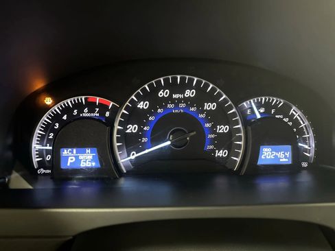 Used 2012 Toyota Camry XLE image 17