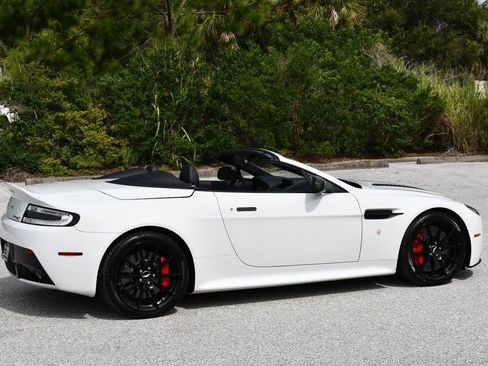 Used 2017 Aston Martin V12 Vantage S RWD image 6