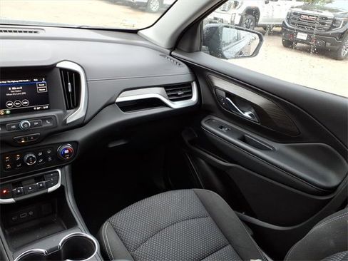 Used 2024 GMC Terrain SLE w/ Driver Convenience Package image 15
