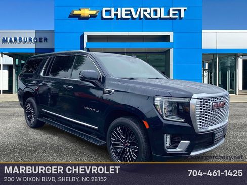 Used 2021 GMC Yukon XL Denali w/ Denali Premium Package AWD/4WD image 1