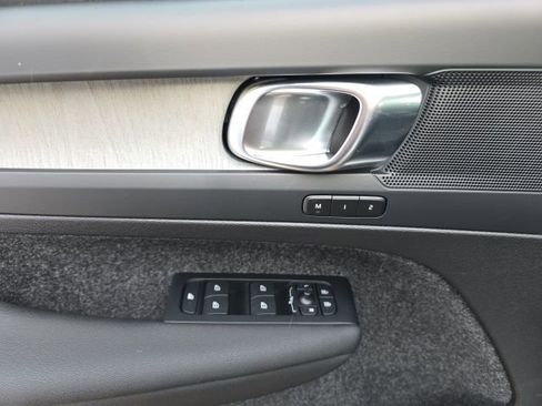 New 2026 Volvo XC40 B5 Core w/ Climate Package image 22