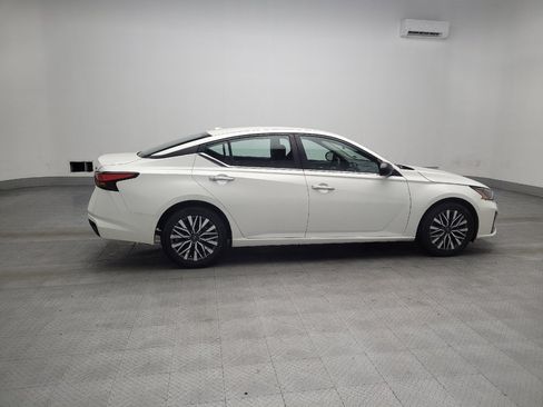 Used 2024 Nissan Altima 2.5 SV image 10