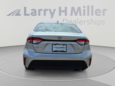Used 2025 Toyota Corolla LE FWD image 4