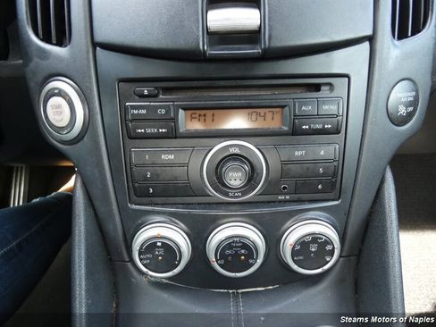 Used 2010 Nissan 370Z Coupe RWD image 31