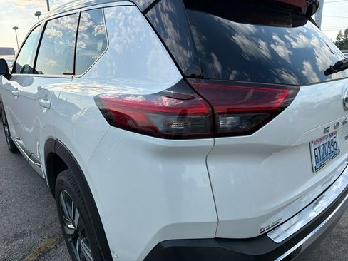 Used 2021 Nissan Rogue Platinum AWD/4WD image 8