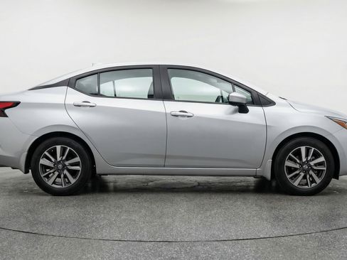 Used 2025 Nissan Versa SV image 11