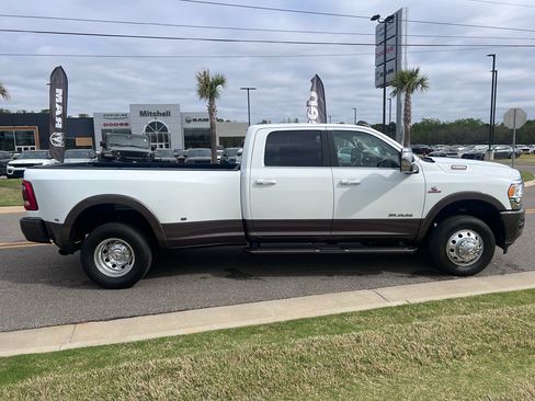 Used 2024 RAM 3500 Limited image 4