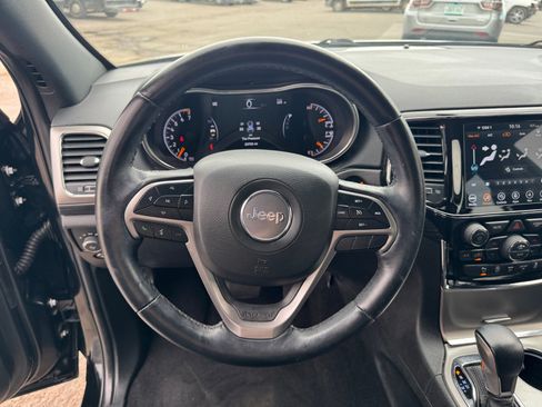 Used 2022 Jeep Grand Cherokee Laredo X AWD/4WD image 20