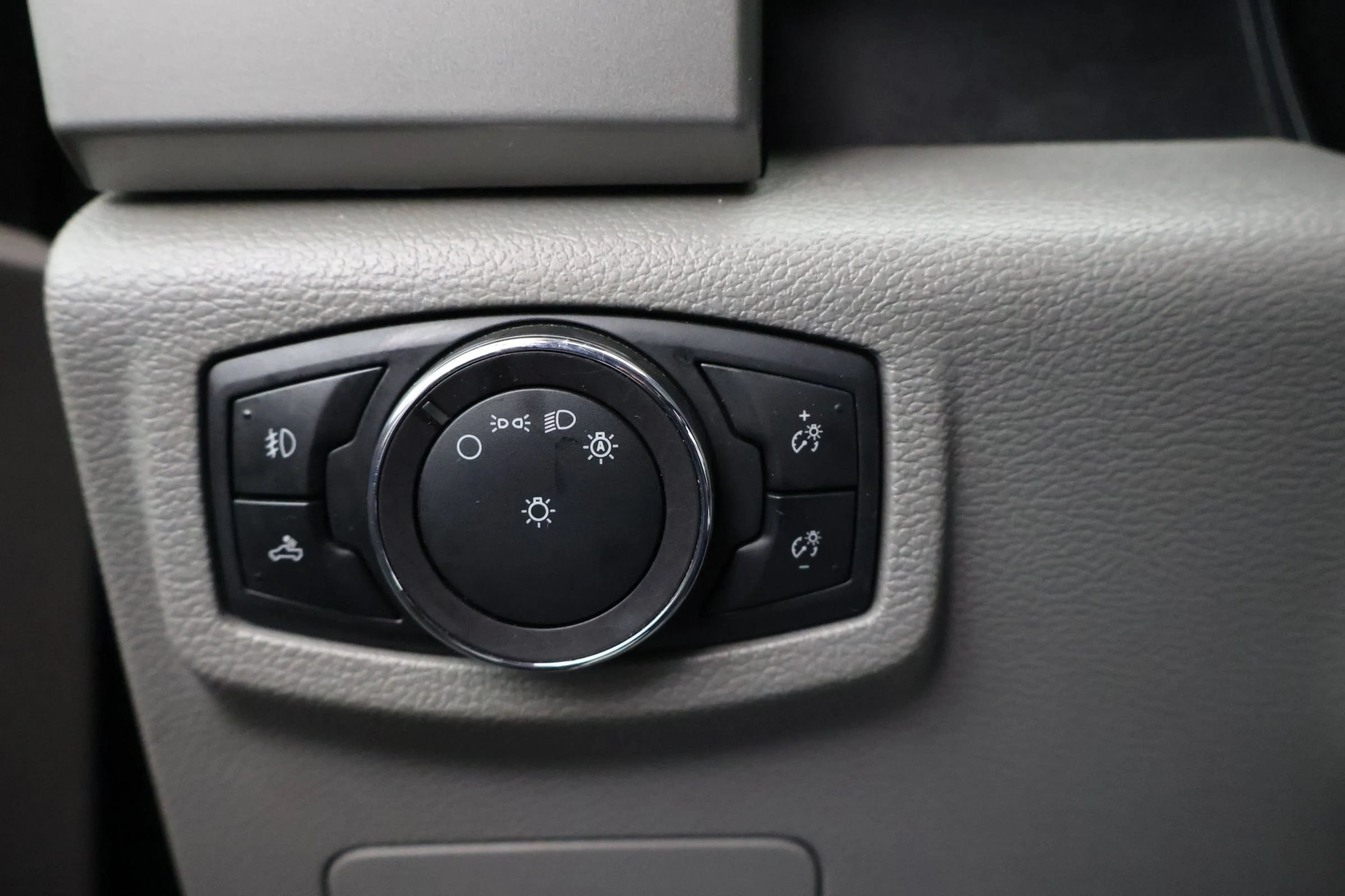Used 2019 Ford F150 4x4 SuperCab image 16