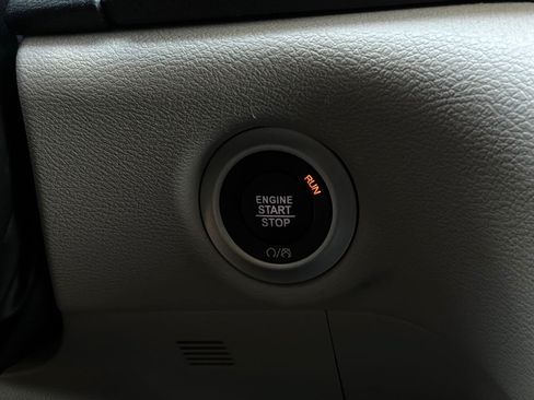 Used 2024 Chrysler Voyager LX FWD image 28