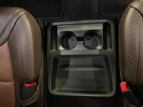 Used 2021 Ford Explorer King Ranch w/ Premium Technology Package image 28