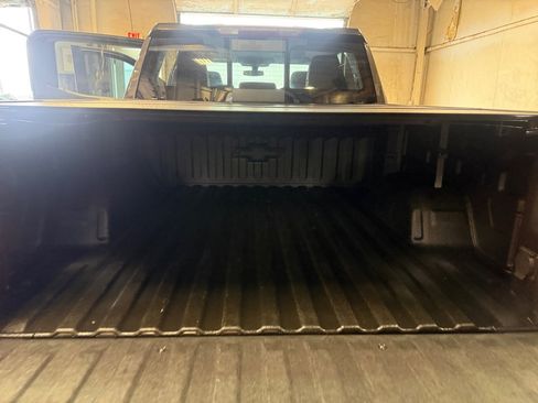 Used 2021 Chevrolet Silverado 1500 LT AWD/4WD image 19