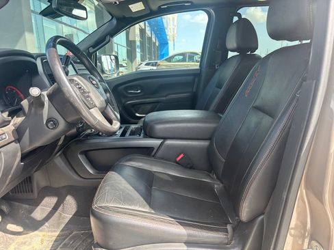 Used 2021 Nissan Titan PRO-4X w/ Pro-4x Convenience Package AWD/4WD image 8