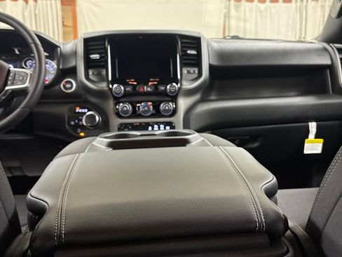 New 2026 RAM 1500 Express AWD/4WD image 17
