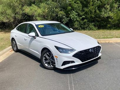 Used 2022 Hyundai Sonata SEL w/ Preferred Accessory Package