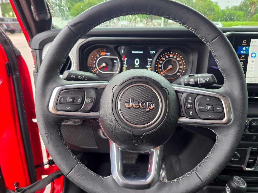 Used 2026 Jeep Wrangler Unlimited Sahara AWD/4WD image 16