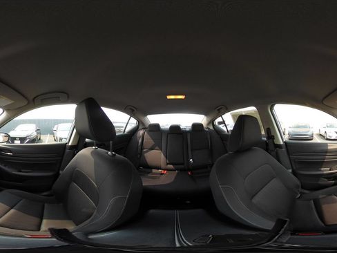 Used 2025 Nissan Altima 2.5 SV FWD image 42