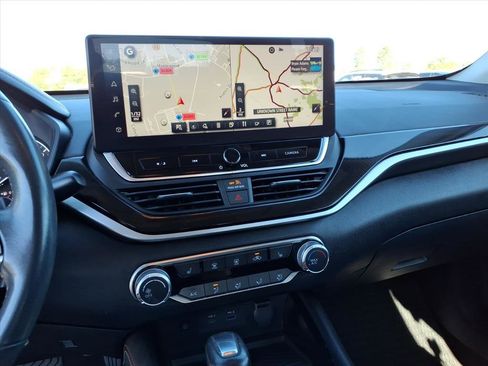 Used 2023 Nissan Altima 2.5 SR w/ SR Premium Package image 7