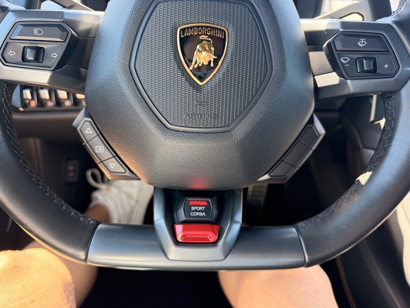 Used 2015 Lamborghini Huracan LP 610-4 AWD/4WD image 49