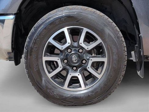 Used 2020 Toyota Tundra SR5 w/ SR5 Upgrade Package AWD/4WD image 21