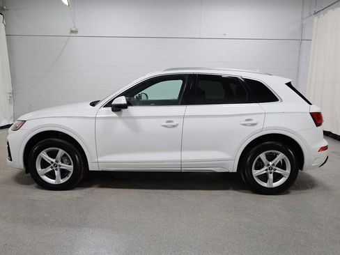Used 2023 Audi Q5 2.0T Premium w/ Convenience Package image 2