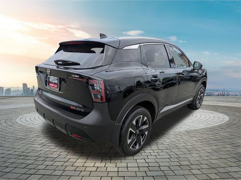 Used 2025 Nissan Kicks SR AWD/4WD image 5