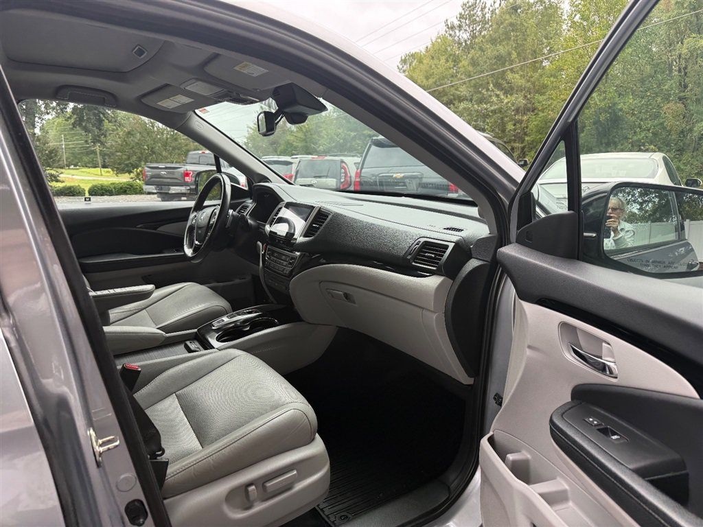 Used 2017 Honda Pilot Elite image 15