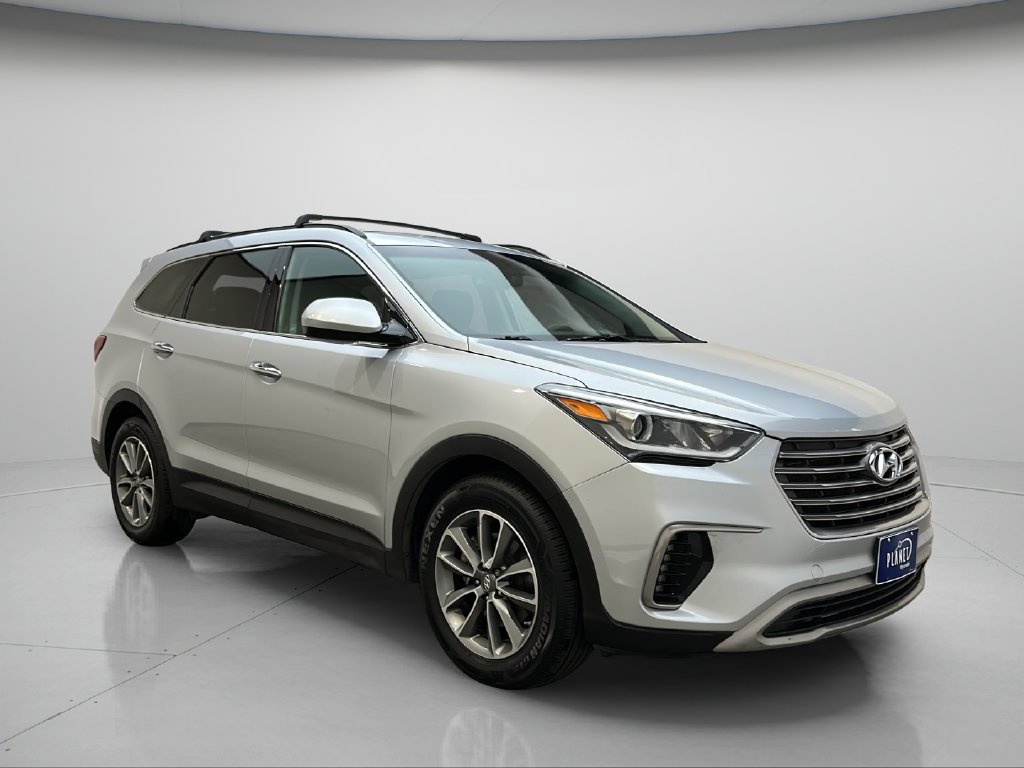 Used 2017 Hyundai Santa Fe SE AWD/4WD image 1