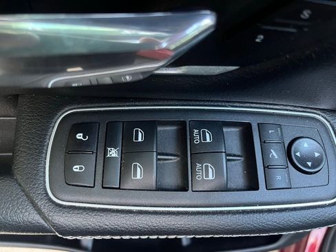 Used 2021 RAM 1500 Laramie image 9