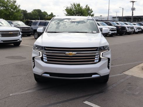 Used 2024 Chevrolet Tahoe High Country w/ Advanced Technology Package AWD/4WD image 3
