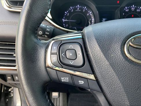 Used 2013 Toyota Avalon XLE FWD image 24
