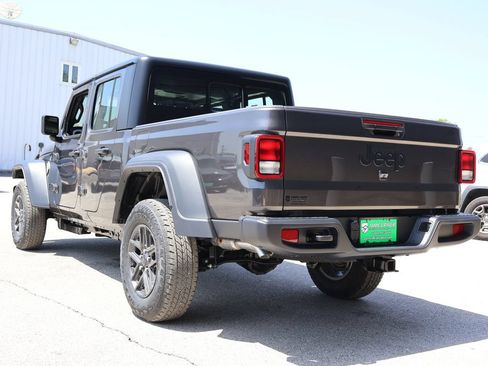 New 2026 Jeep Gladiator Sport AWD/4WD image 3