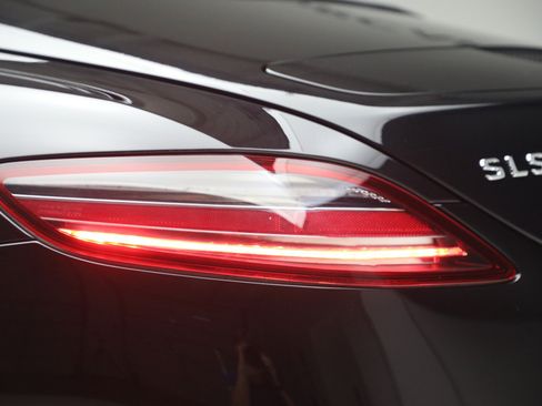 Used 2012 Mercedes-Benz SLS AMG Roadster image 36