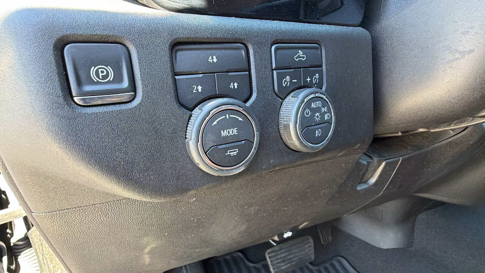 Used 2025 Chevrolet Silverado 2500 LT w/ Convenience Package AWD/4WD image 24