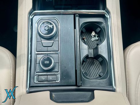 Used 2022 Ford Expedition XLT AWD/4WD image 34