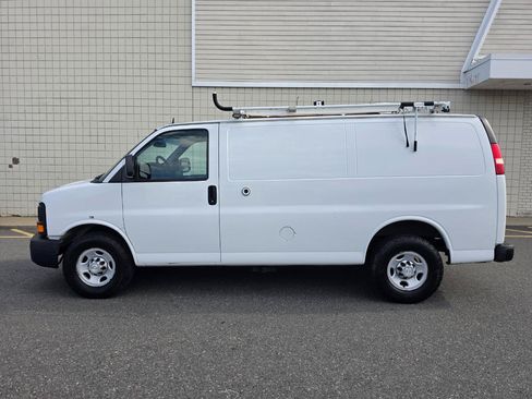 Used 2015 Chevrolet Express 2500 RWD image 4