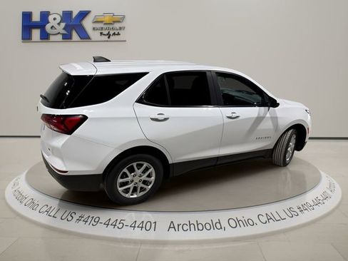 Used 2024 Chevrolet Equinox LT FWD image 8