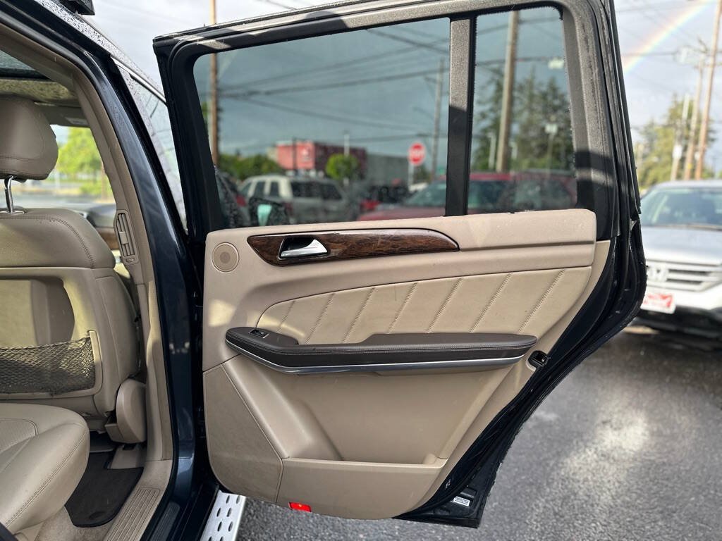 Used 2013 Mercedes-Benz GL 450 4MATIC image 21
