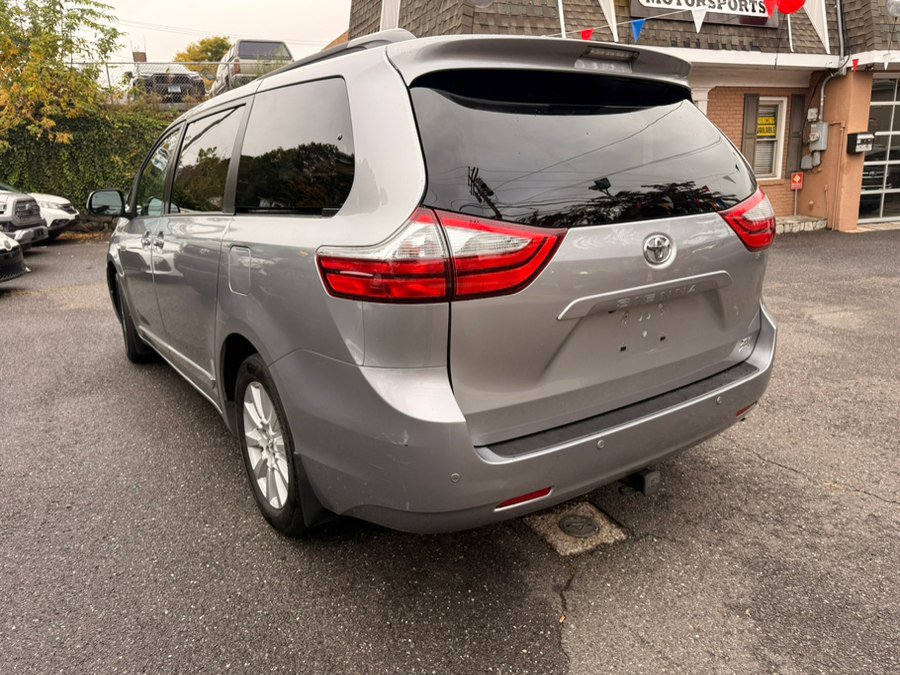 Used 2017 Toyota Sienna XLE w/ XLE Navigation Package AWD/4WD image 10