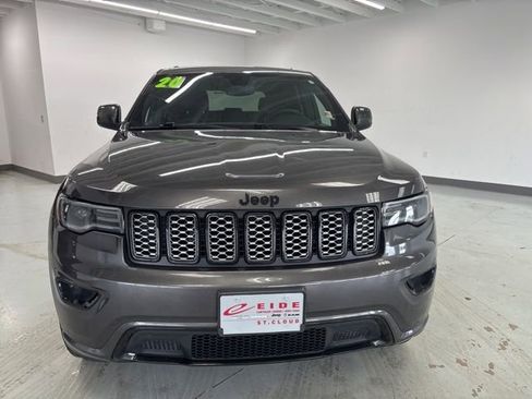 Used 2020 Jeep Grand Cherokee Altitude image 3