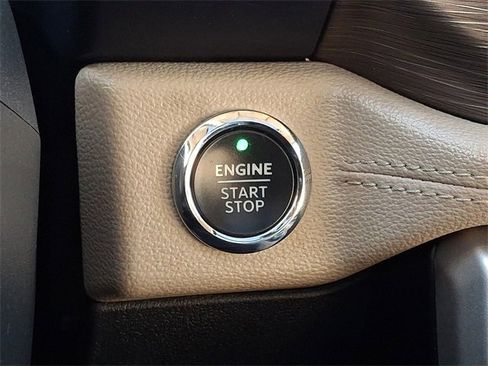 Used 2024 Ford Expedition Limited image 25