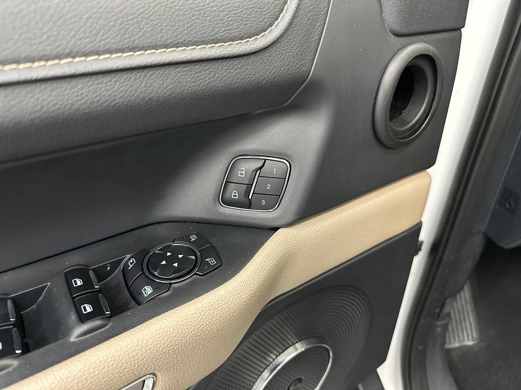Used 2024 Ford Expedition Limited AWD/4WD image 12