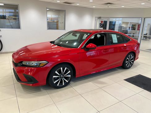 Used 2024 Honda Civic EX image 3