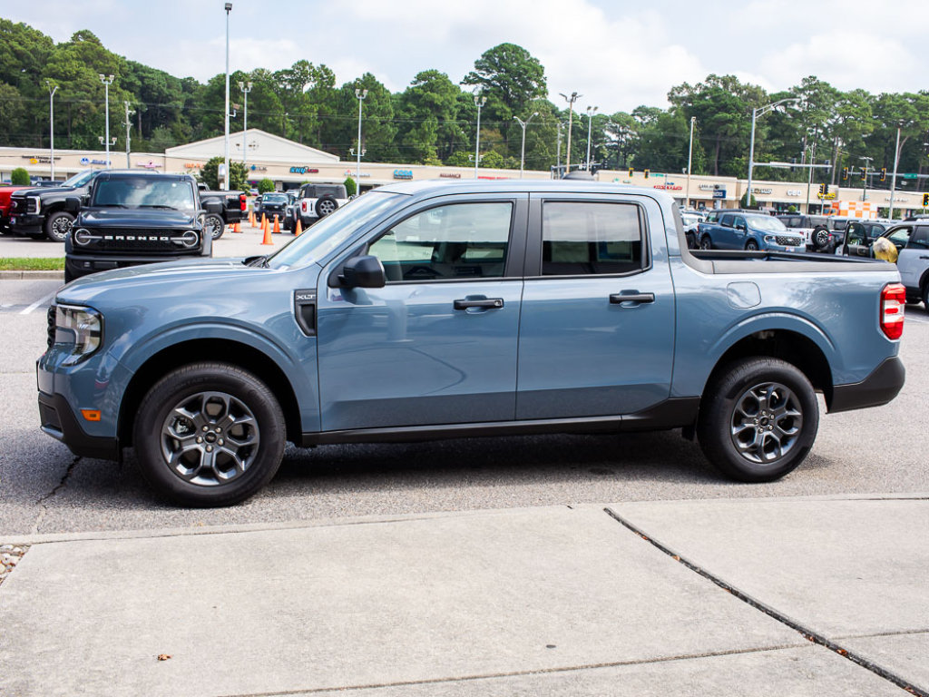 Used 2026 Ford Maverick XLT FWD image 3