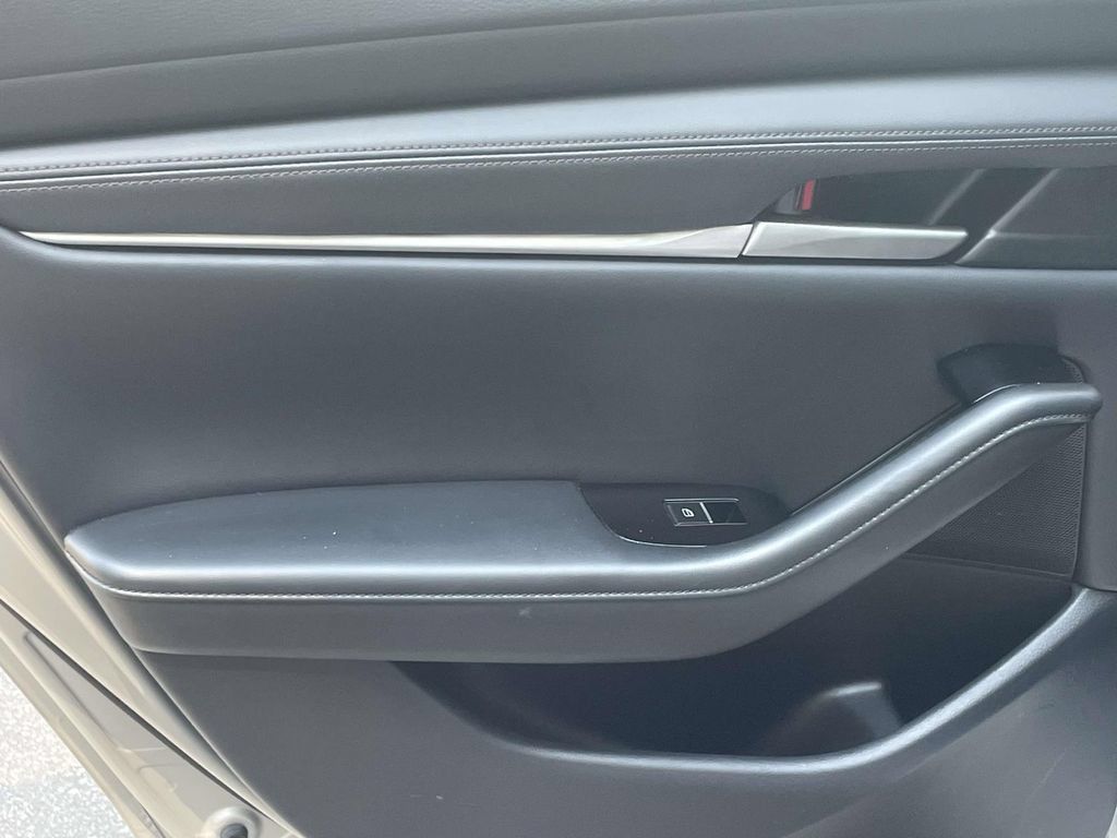 Used 2025 MAZDA MAZDA3 s FWD image 10