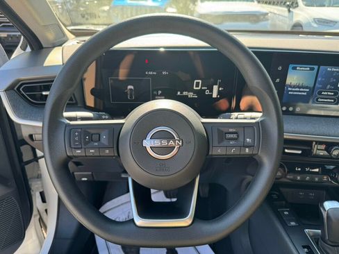 Used 2026 Nissan Kicks SV FWD image 5