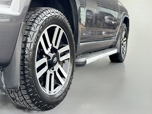 Used 2017 Toyota 4Runner Limited image 15