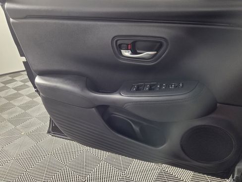 Used 2025 Honda HR-V LX image 19