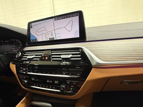 Used 2021 BMW M550i xDrive w/ Executive Package image 38